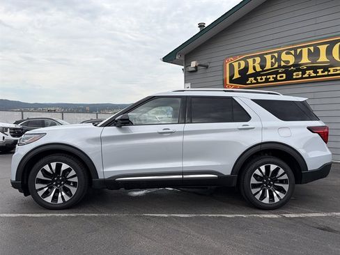 Used 2026 Ford Explorer Platinum w/ LUX Leather Package AWD/4WD image 11