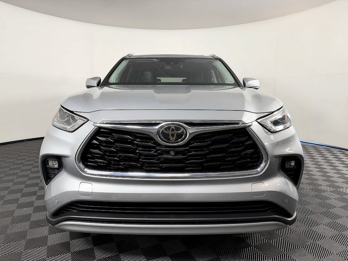Used 2020 Toyota Highlander Platinum AWD/4WD image 4