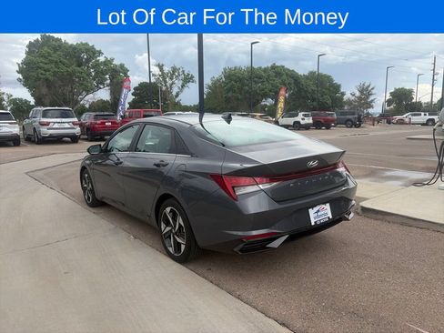 Used 2023 Hyundai Elantra Limited FWD image 7