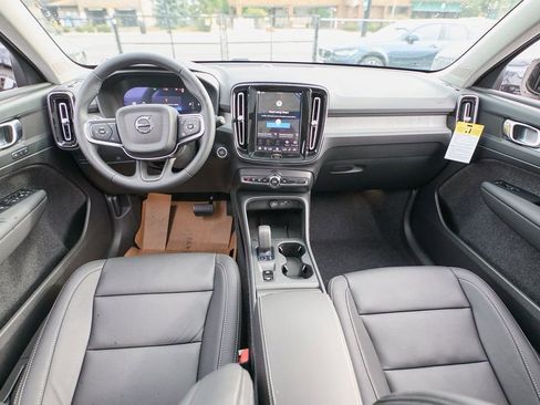 New 2026 Volvo XC40 B5 Core w/ Climate Package image 24