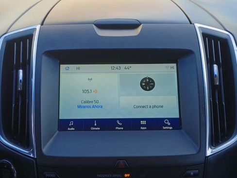 Used 2018 Ford Edge Titanium image 12