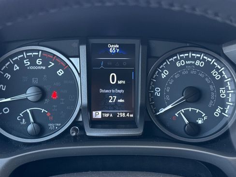 Certified 2023 Toyota Tacoma TRD Off-Road image 31