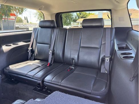 Used 2013 Chevrolet Suburban LTZ RWD image 20