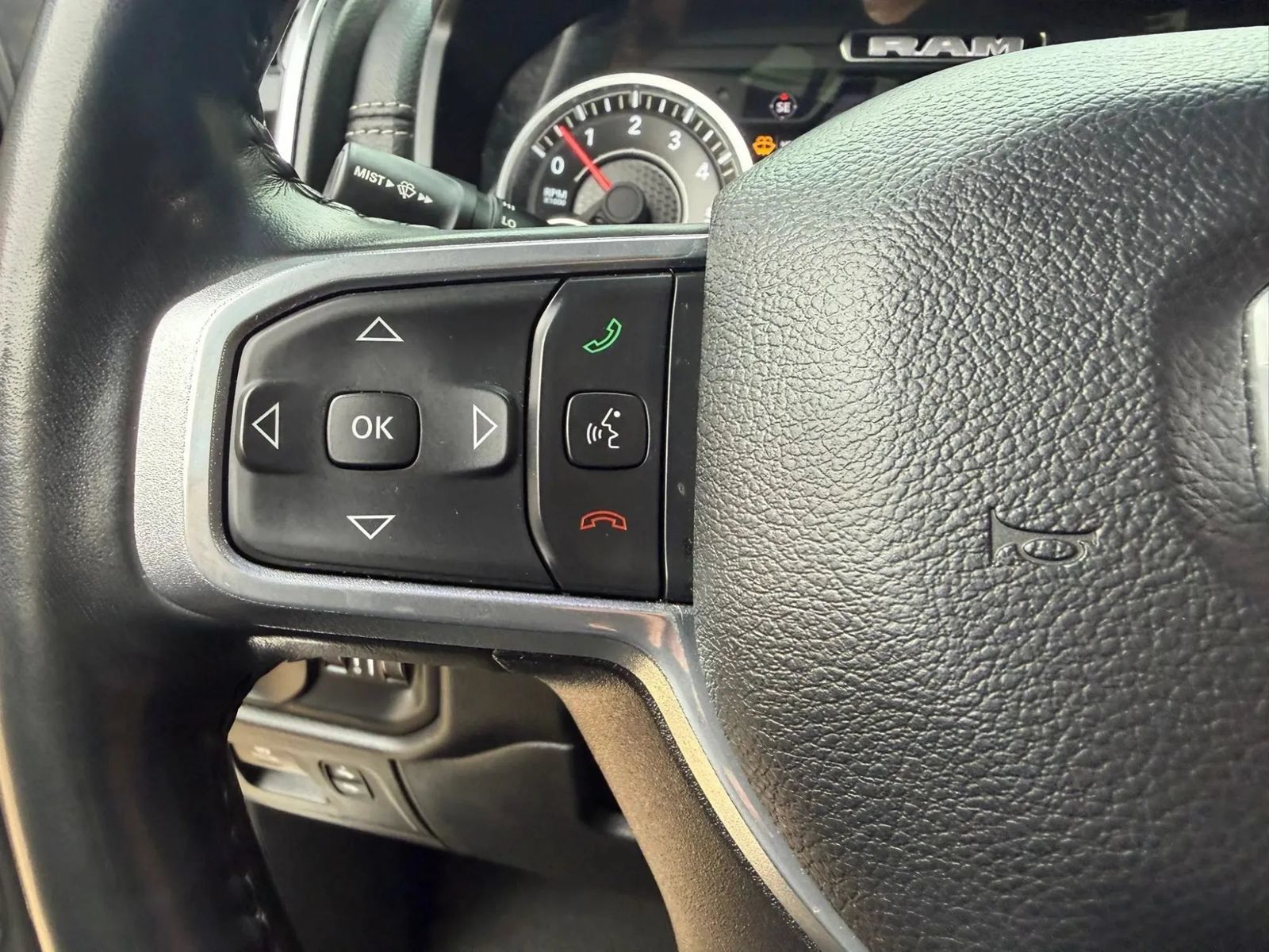 Used 2023 RAM 1500 Laramie AWD/4WD image 15