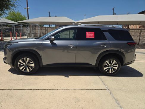Certified 2025 Nissan Pathfinder SL AWD/4WD image 6