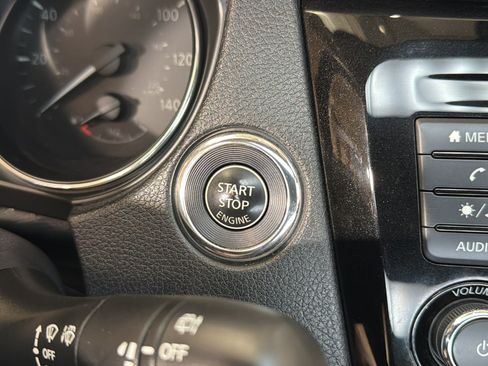 Used 2018 Nissan Rogue SV FWD image 24
