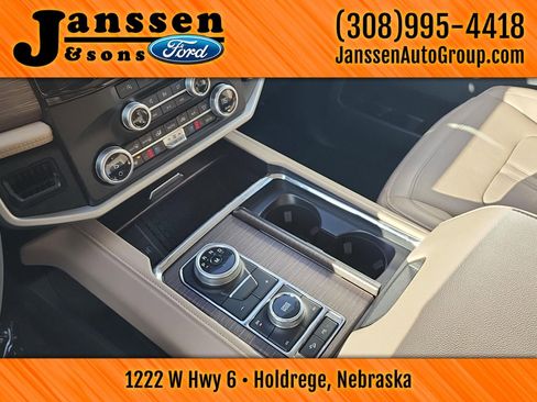 Used 2024 Ford Expedition Max Limited image 31