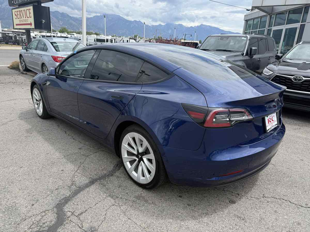 Used 2022 Tesla Model 3 Long Range AWD/4WD image 7