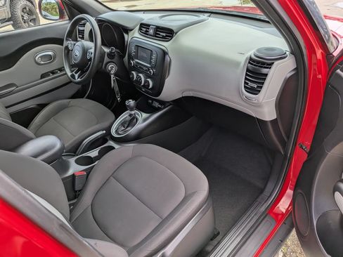 Used 2019 Kia Soul FWD image 13