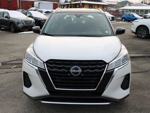 Certified 2024 Nissan Kicks SV image 9