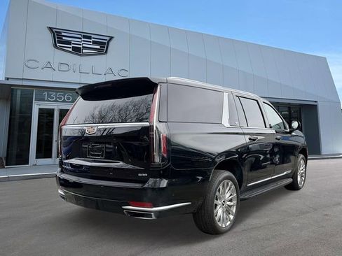 Used 2024 Cadillac Escalade ESV Premium Luxury image 6