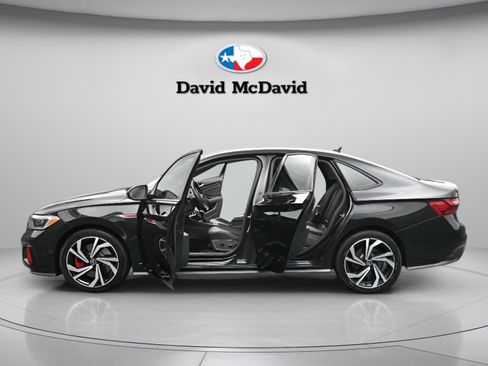 Used 2023 Volkswagen Jetta GLI Autobahn image 37