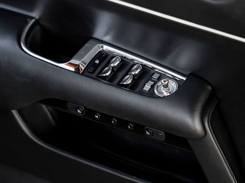 Certified 2018 Rolls-Royce Dawn RWD image 33