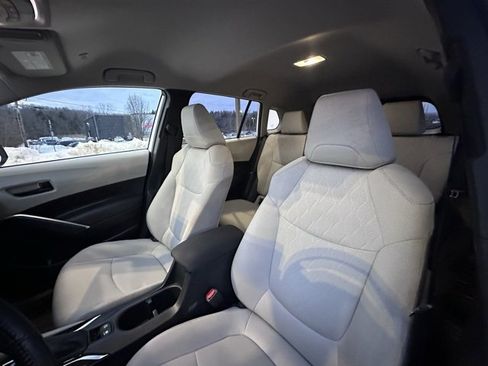 Used 2023 Toyota Corolla Cross LE image 12