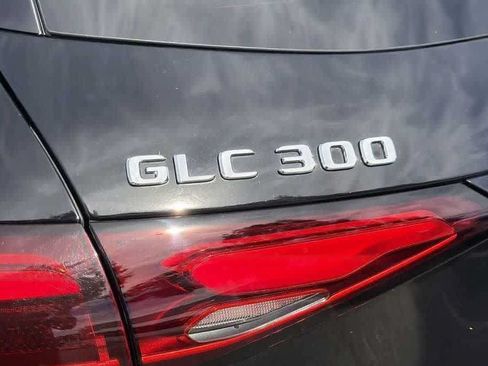 Used 2024 Mercedes-Benz GLC 300 image 30