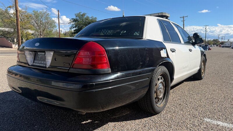 Used 2010 Ford Crown Victoria Police Interceptor RWD image 11