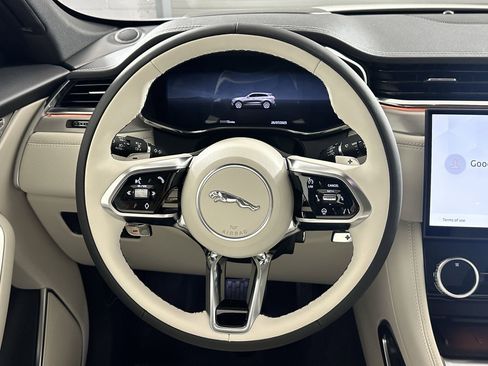 Used 2026 Jaguar F-PACE R-Dynamic S image 14