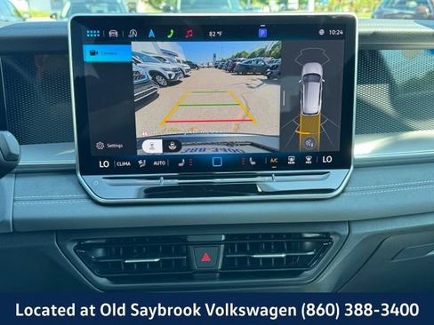 Certified 2025 Volkswagen Tiguan SE R-Line AWD/4WD image 40
