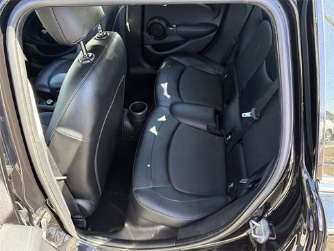 Used 2017 MINI Cooper 4-Door Hardtop image 20