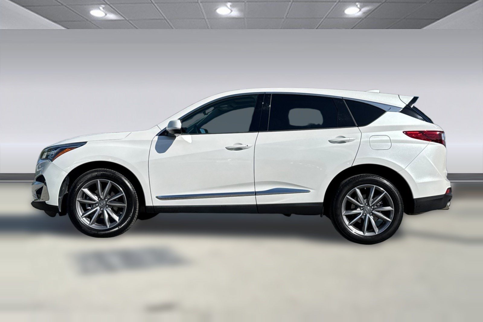 Used 2020 Acura RDX w/ Technology Package AWD/4WD image 2