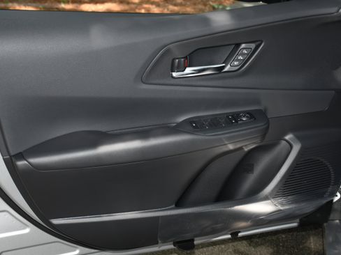 New 2025 Toyota Prius Plug-In Hybrid image 5