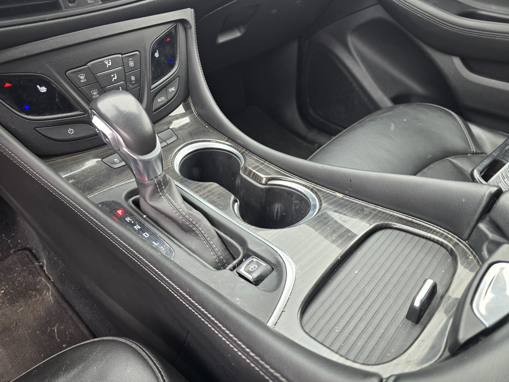 Used 2020 Buick Envision Essence AWD/4WD image 21