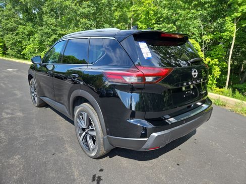 New 2025 Nissan Rogue SL w/ Tech Package image 6