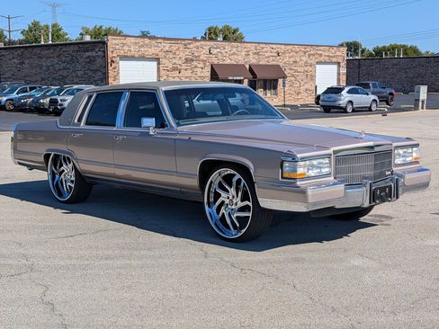 Used 1990 Cadillac Brougham image 15