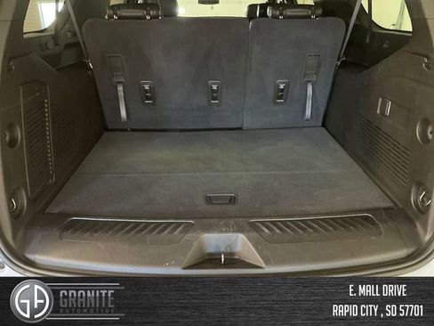 Used 2021 Chevrolet Suburban LT image 27