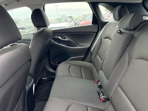 Used 2018 Hyundai Elantra GT FWD image 12