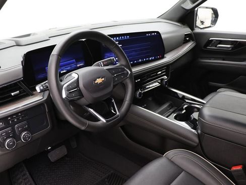 Used 2025 Chevrolet Tahoe Premier AWD/4WD image 15