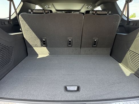 Used 2026 GMC Yukon XL Denali w/ Denali Reserve Package AWD/4WD image 36