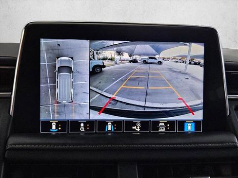 Used 2021 Chevrolet Suburban Premier w/ Premium Package image 12