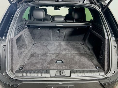 Used 2025 Land Rover Range Rover Sport SE image 28