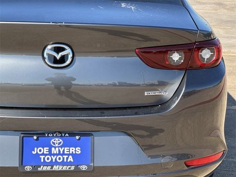 Used 2025 MAZDA MAZDA3 s image 10