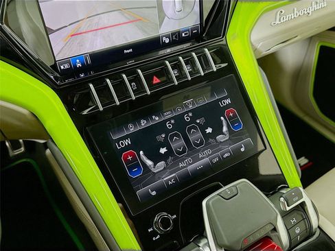 Used 2022 Lamborghini Urus image 21