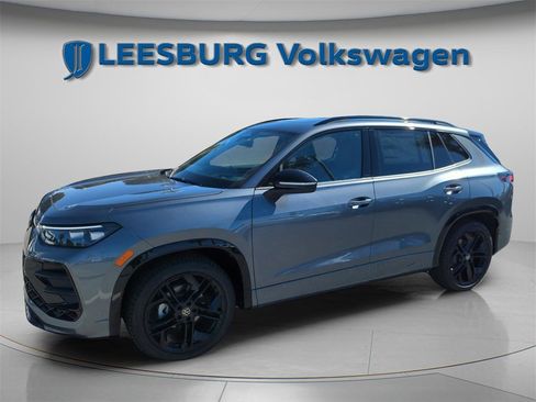 New 2026 Volkswagen Tiguan SE R-Line image 5