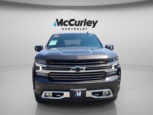 Used 2022 Chevrolet Silverado 1500 High Country w/ Safety Package II AWD/4WD image 2