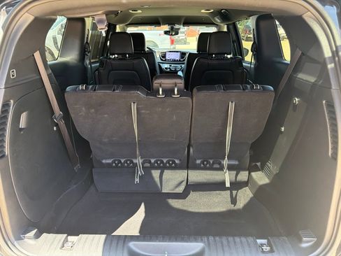 Used 2025 Chrysler Pacifica Select FWD image 16