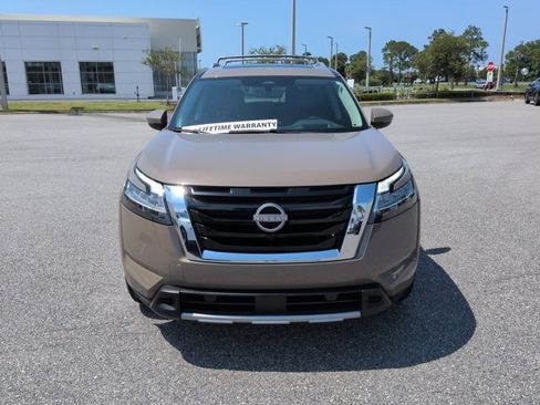 Used 2023 Nissan Pathfinder Platinum AWD/4WD image 10