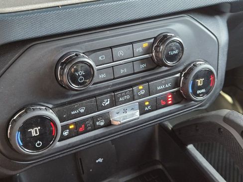 Used 2024 Ford Bronco Outer Banks image 13