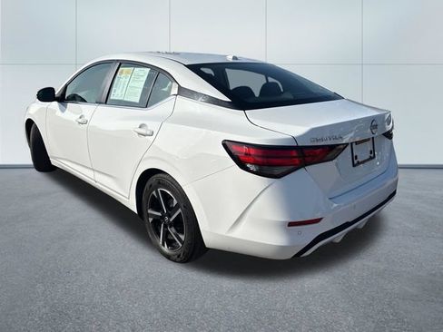 Used 2024 Nissan Sentra SV FWD image 2