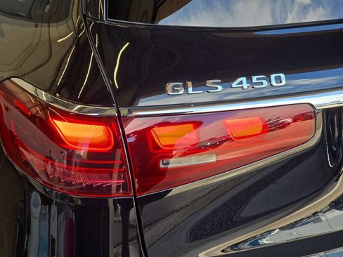 Used 2024 Mercedes-Benz GLS 450 4MATIC image 38