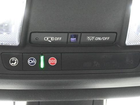 Used 2023 Chevrolet Traverse LT FWD image 37