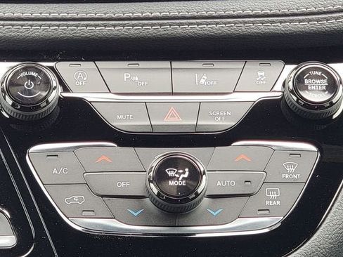 New 2026 Chrysler Pacifica Select AWD/4WD image 29