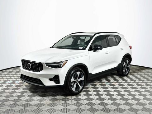 Used 2026 Volvo XC40 B5 Plus w/ Protection Package Premier AWD/4WD image 3