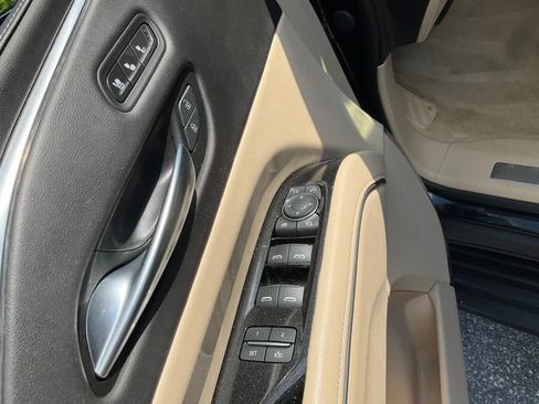 Used 2023 Cadillac Escalade Premium Luxury RWD image 8