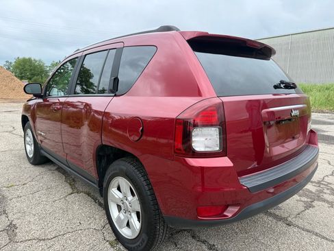 Used 2016 Jeep Compass Latitude FWD image 4