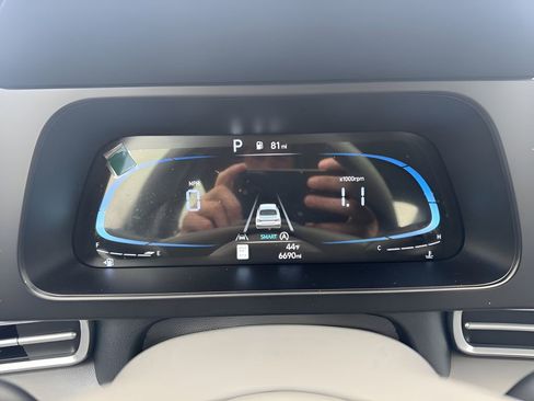 Used 2025 Hyundai Elantra SE image 23