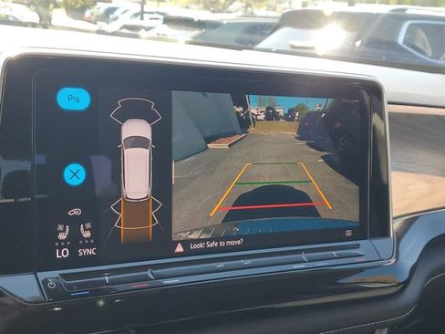 Used 2024 Volkswagen Atlas SE image 23